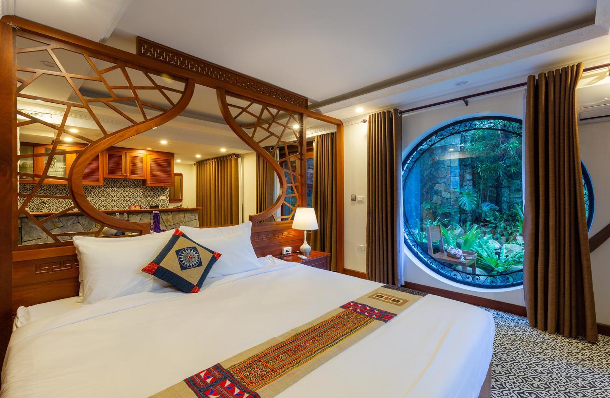 Classic One-Bedroom Apartment King Bed
